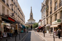 15th-arrondissement;-Beaugrenelle;-Bell-tower;-Étienne-Hippolyte-Godde;-Kaleidos;-Kaleidos-images;-La-parole-à-limage;-Neo-Gothic;-Pedestrians;-Place-Étienne-Pernet;-Places-of-worship;-Religious-architecture;-Rue-du-Commerce;-Shopping-street;-Shops;-Storefront;-Stories-Pictures;-Street-life;-Tarek-Charara